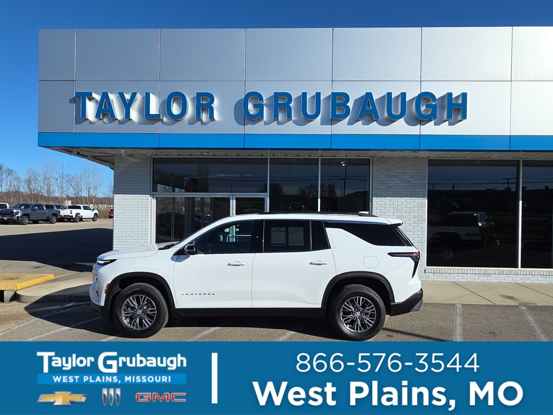 Used 2025 Chevrolet Traverse LT