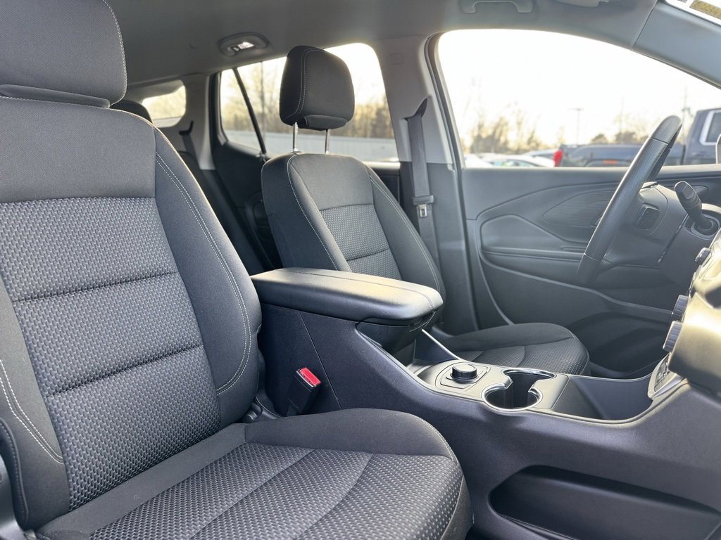 Used 2024 GMC Terrain SLE image 12