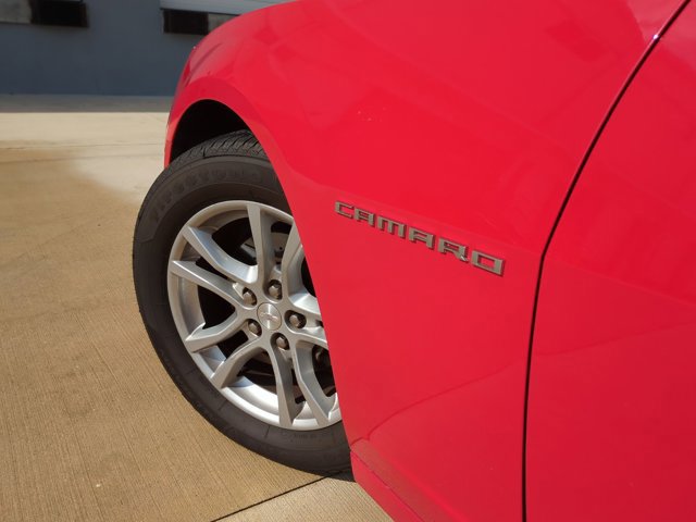 Used 2015 Chevrolet Camaro LS RWD image 8