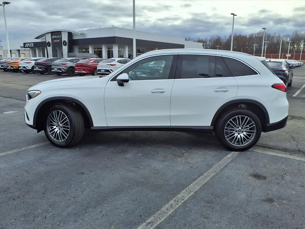 Used 2024 Mercedes-Benz GLC 300 GLC 300 image 2
