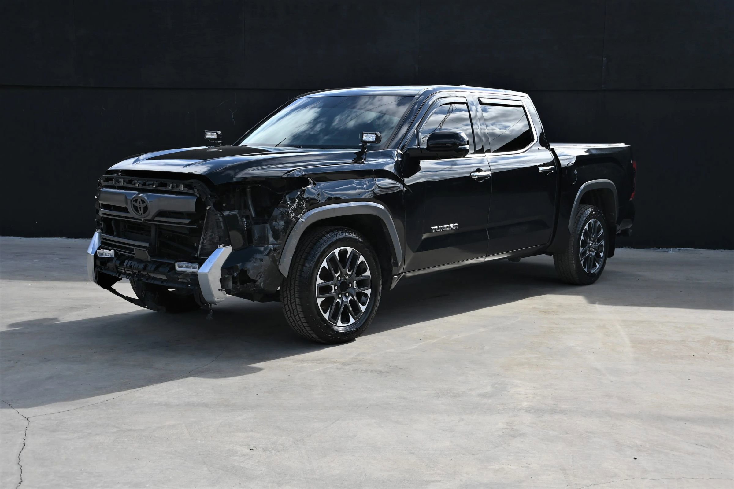 Used 2022 Toyota Tundra Limited image 2