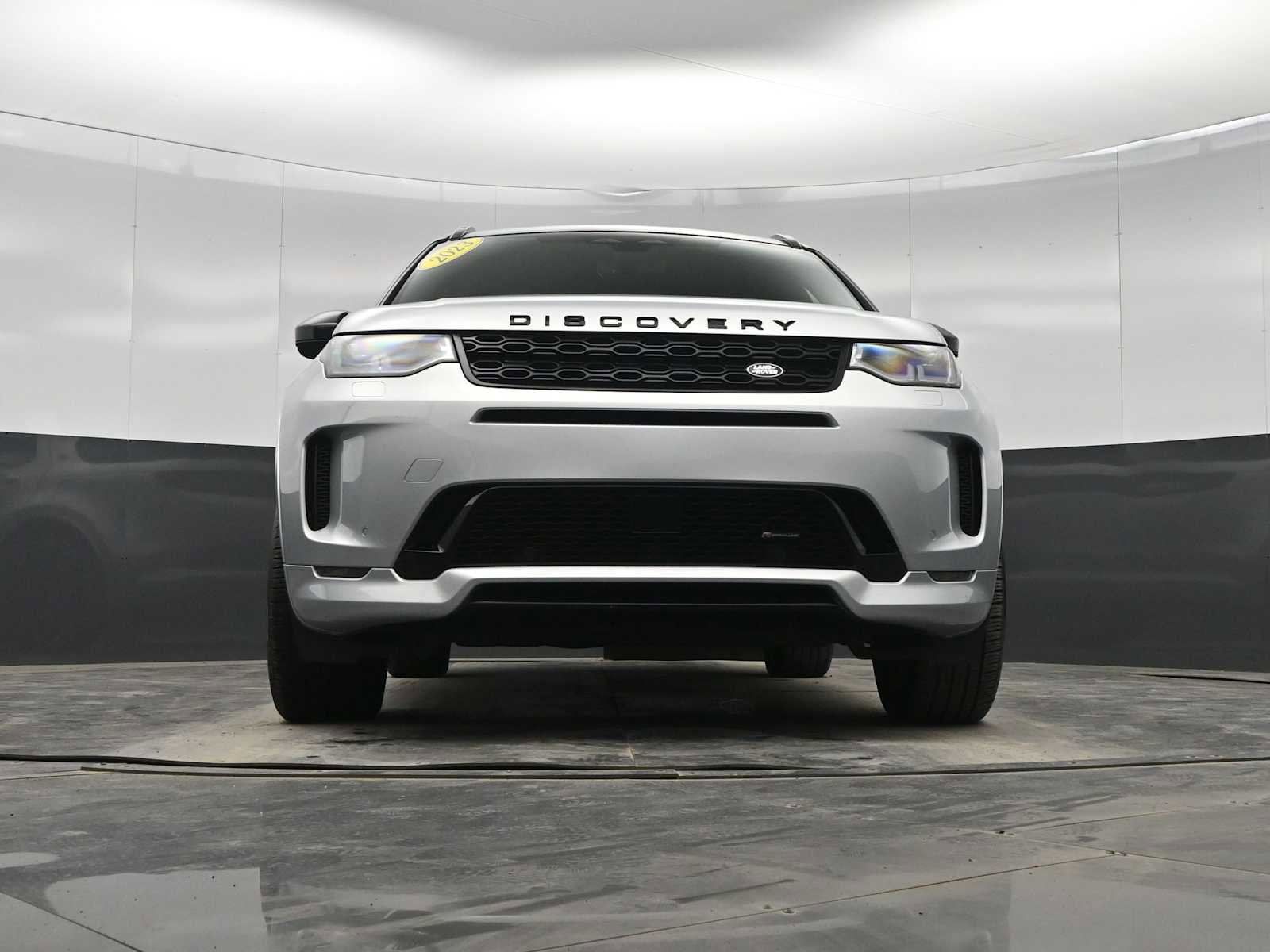 Used 2023 Land Rover Discovery Sport SE R-Dynamic image 31