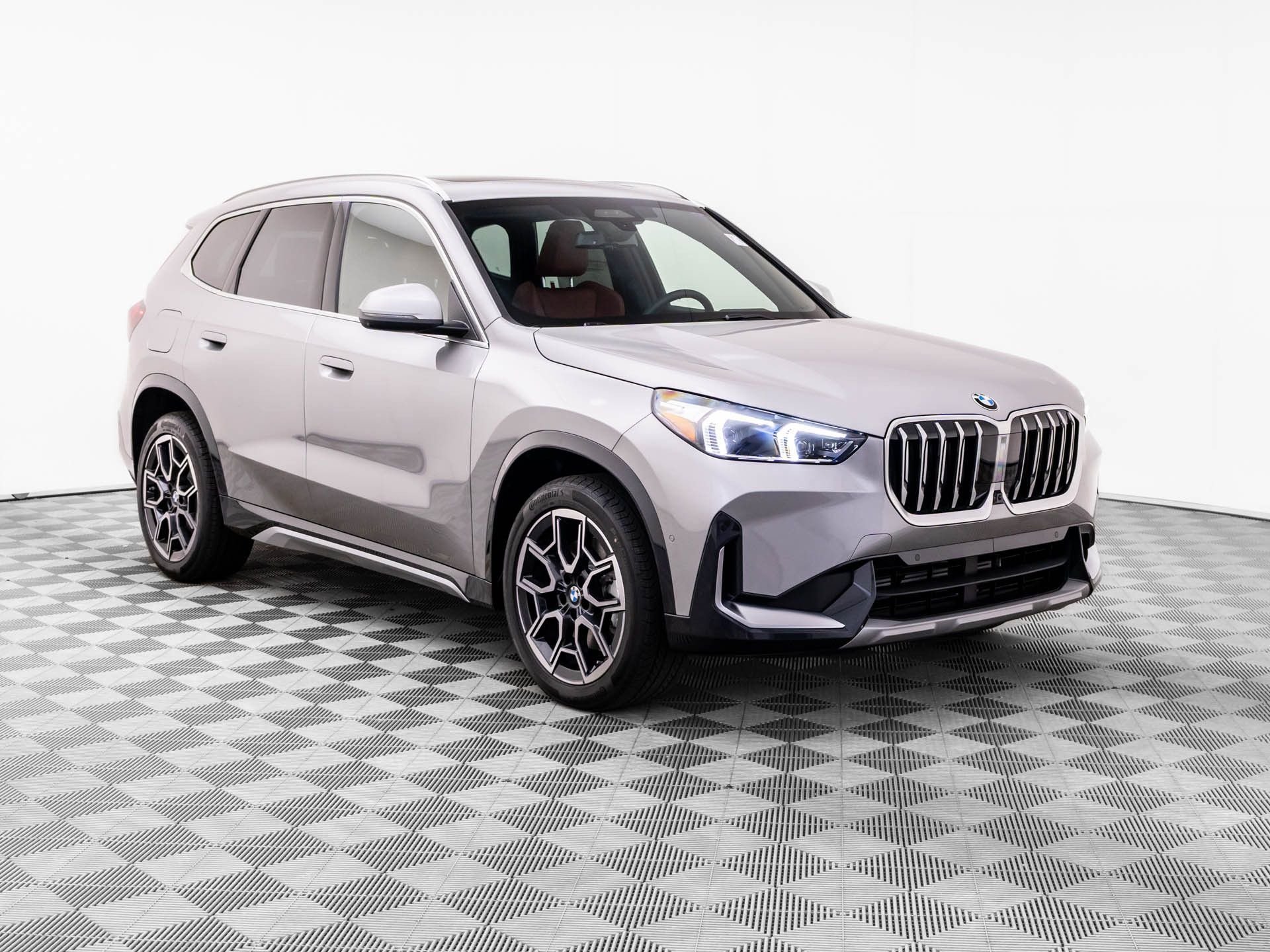 New 2026 BMW X1 xDrive28i w/ Technology Package AWD/4WD image 9