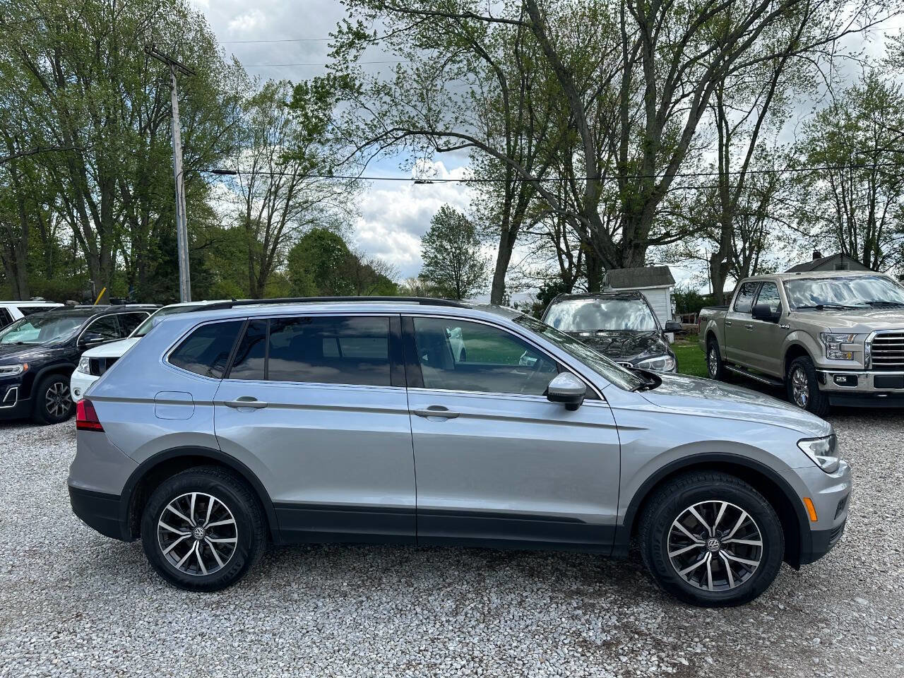 Used 2019 Volkswagen Tiguan SE w/ Panoramic Sunroof Package image 4