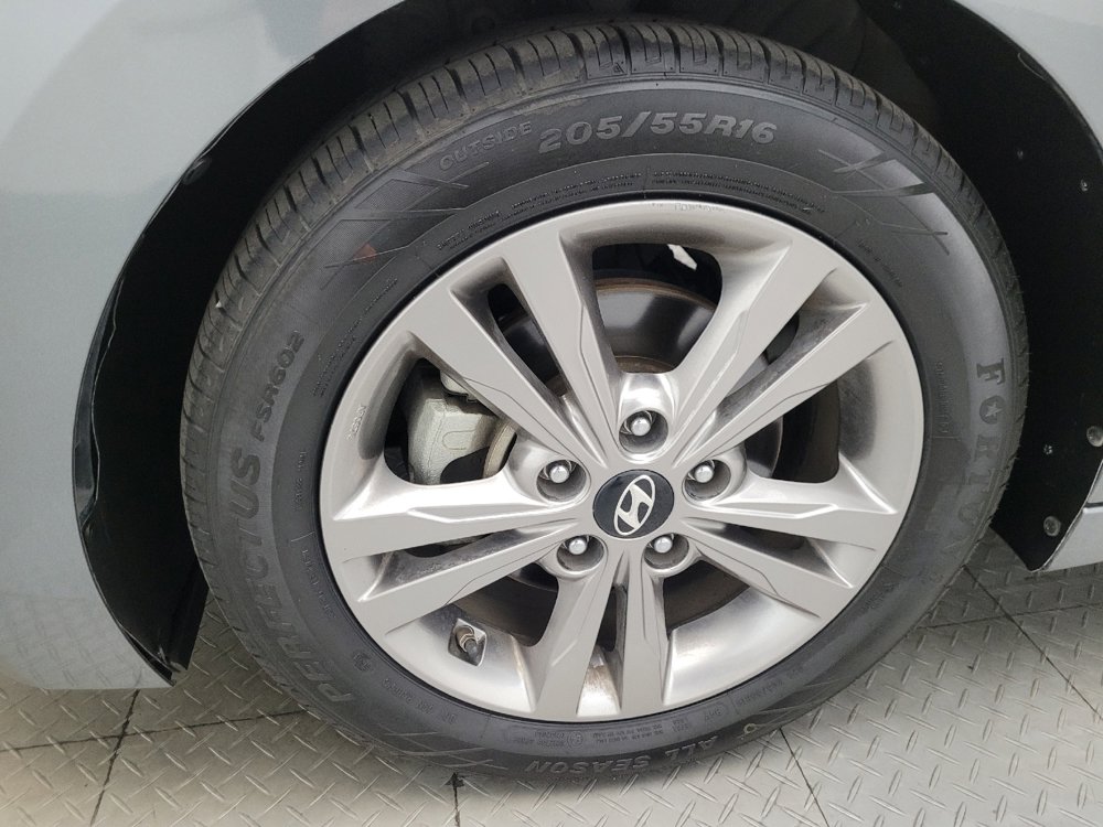 Used 2018 Hyundai Elantra SEL FWD image 31