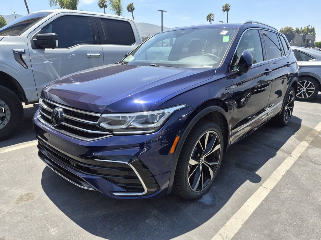 Certified 2022 Volkswagen Tiguan SEL R-Line AWD/4WD image 2