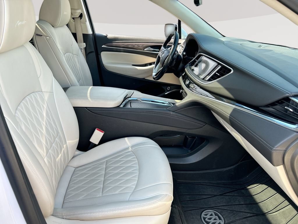 Used 2022 Buick Enclave Avenir AWD/4WD image 32