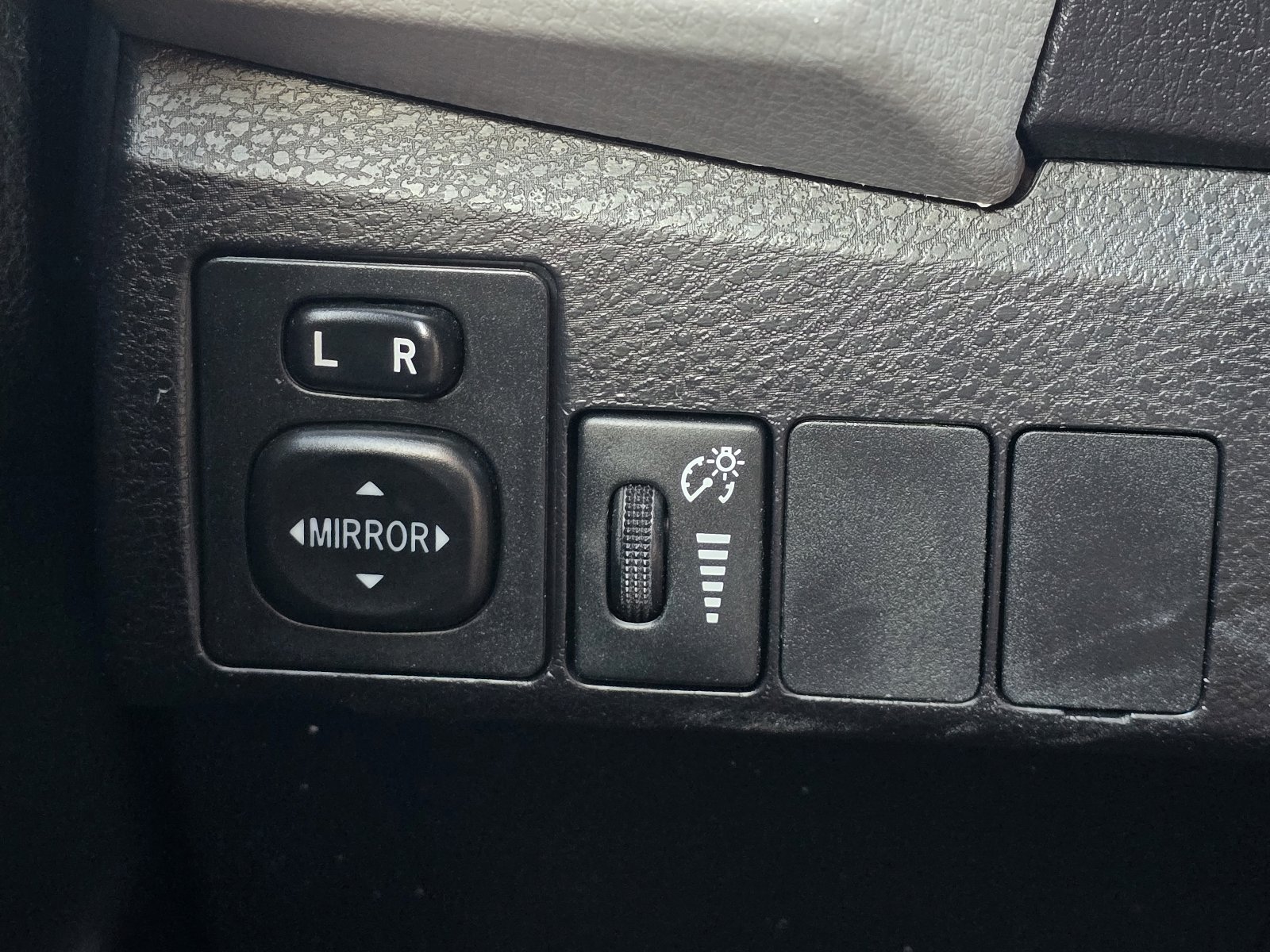 Used 2016 Toyota Corolla LE image 21