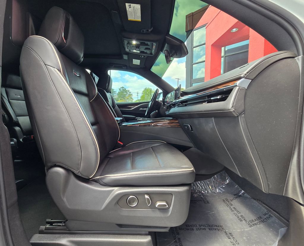 Used 2021 Cadillac Escalade ESV Premium Luxury AWD/4WD image 32