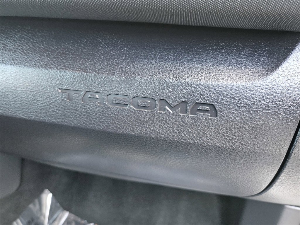 Used 2018 Toyota Tacoma TRD Sport image 34