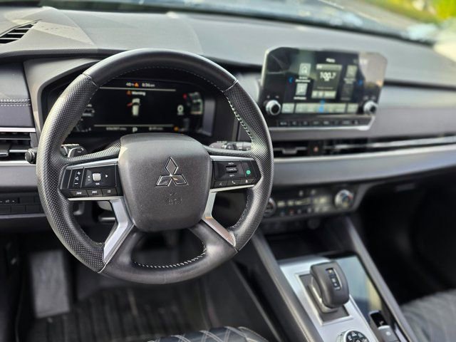 Used 2023 Mitsubishi Outlander SEL image 22