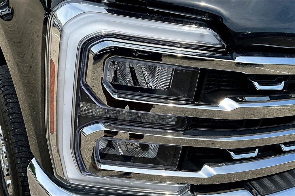 Certified 2025 Ford F250 Lariat image 30