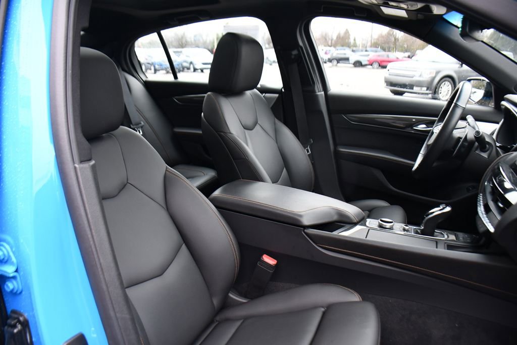 Used 2022 Cadillac CT5 V w/ LPO, ONYX Package image 16