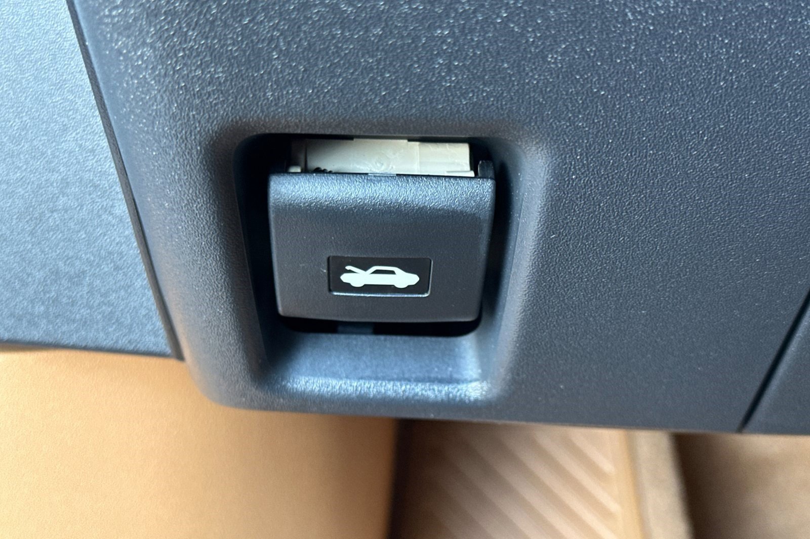 Certified 2025 Lexus RZ 300e w/ Accessory Package (2T) image 36