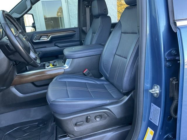 Used 2024 Chevrolet Silverado 3500 High Country w/ Technology Package image 19