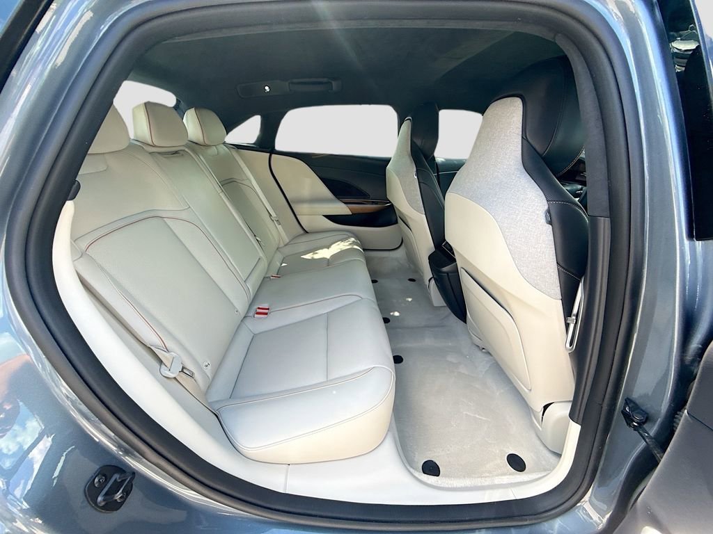 Used 2024 Lucid Air Touring image 26