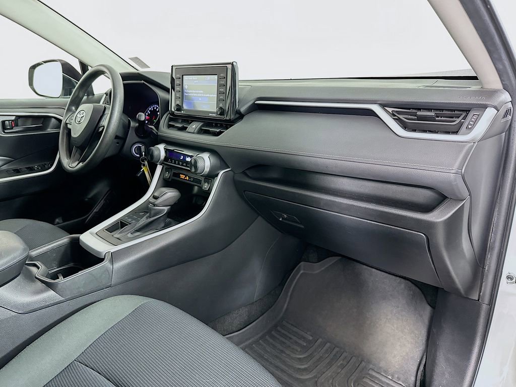Used 2022 Toyota RAV4 LE AWD/4WD image 29