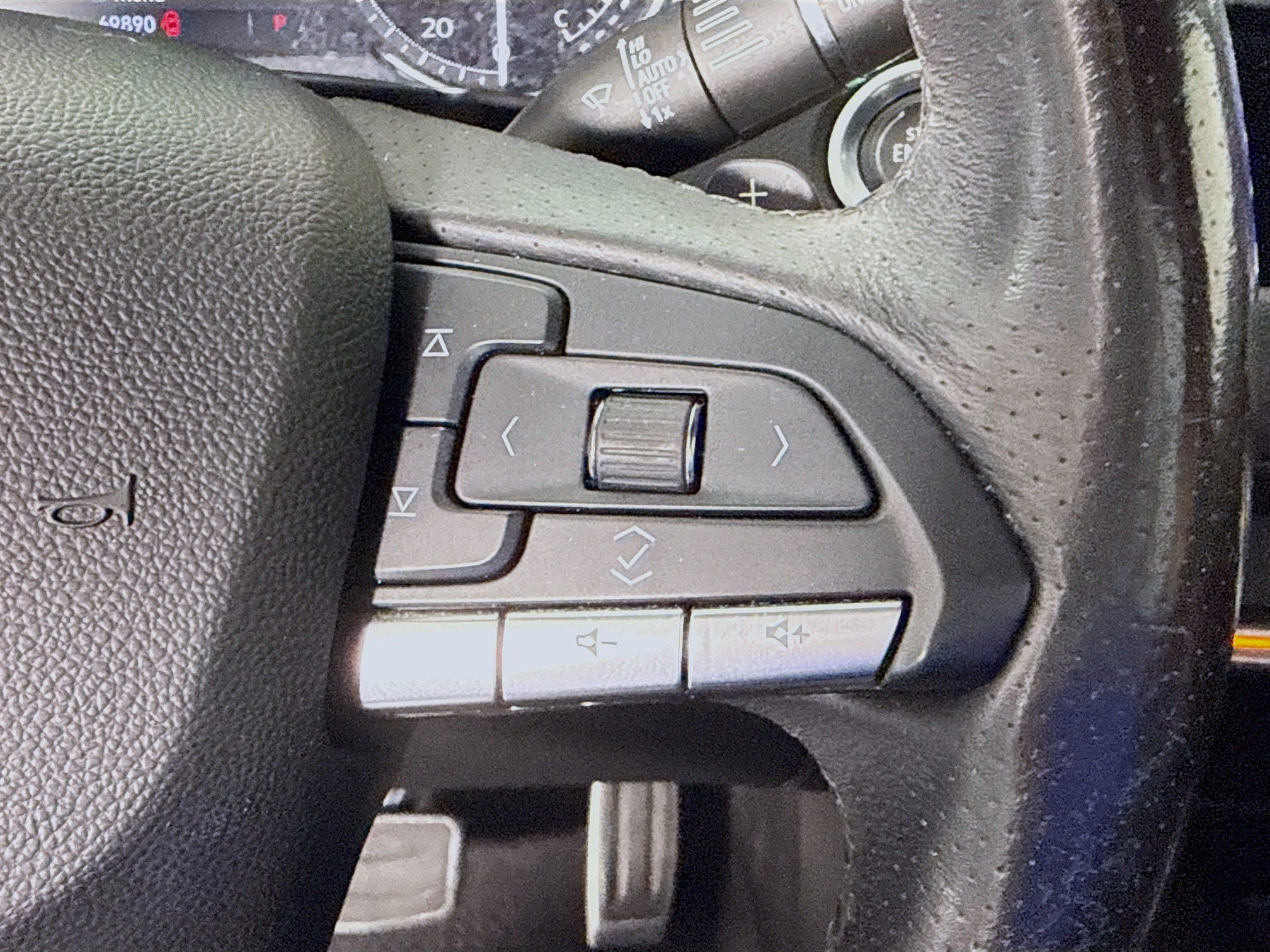 Used 2023 Cadillac XT4 Sport FWD image 15