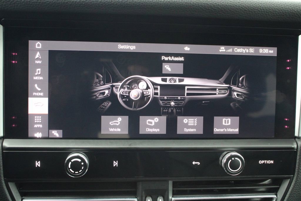 Used 2022 Porsche Macan image 31