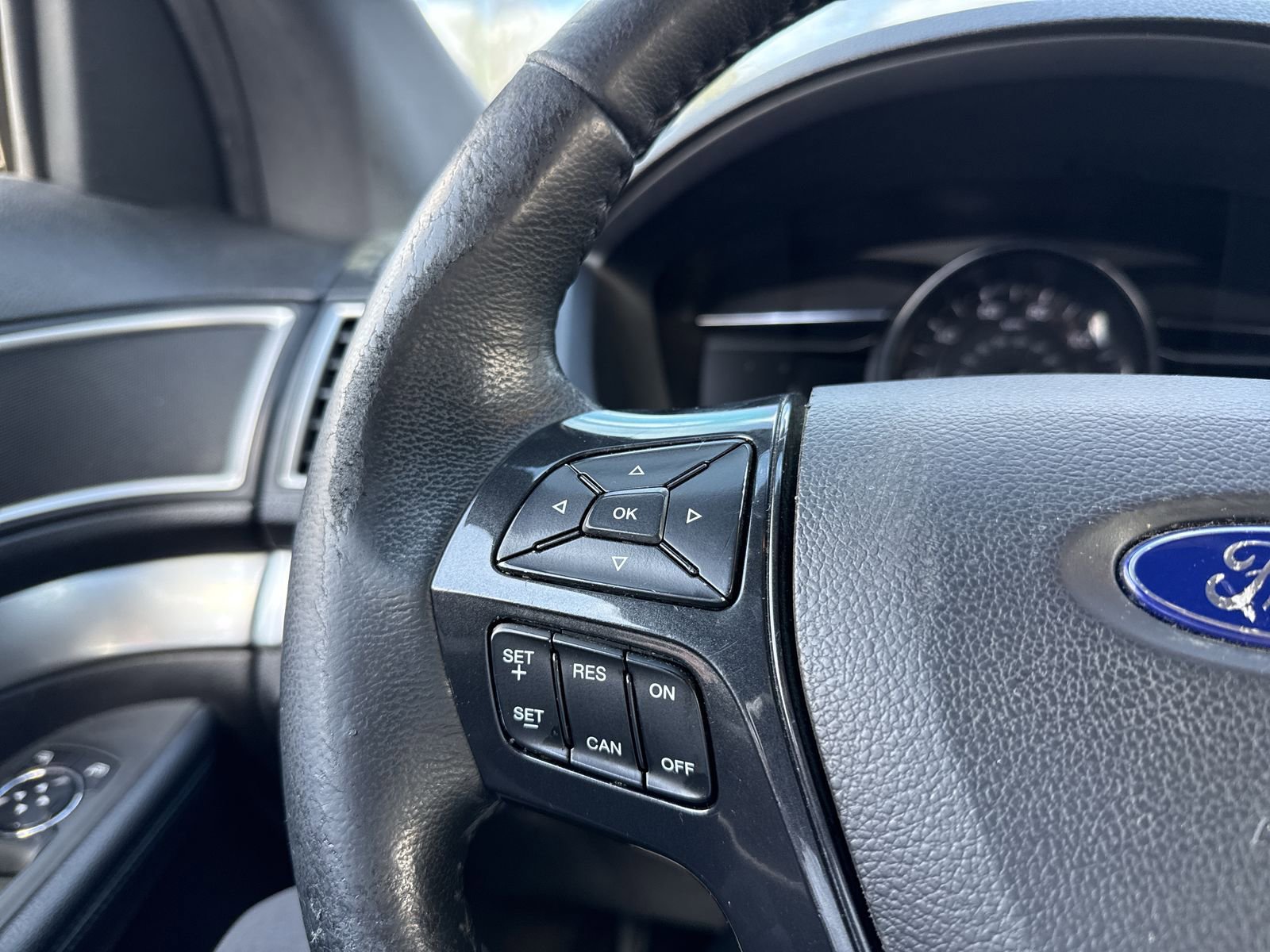 Used 2017 Ford Explorer XLT w/ Equipment Group 202A image 30