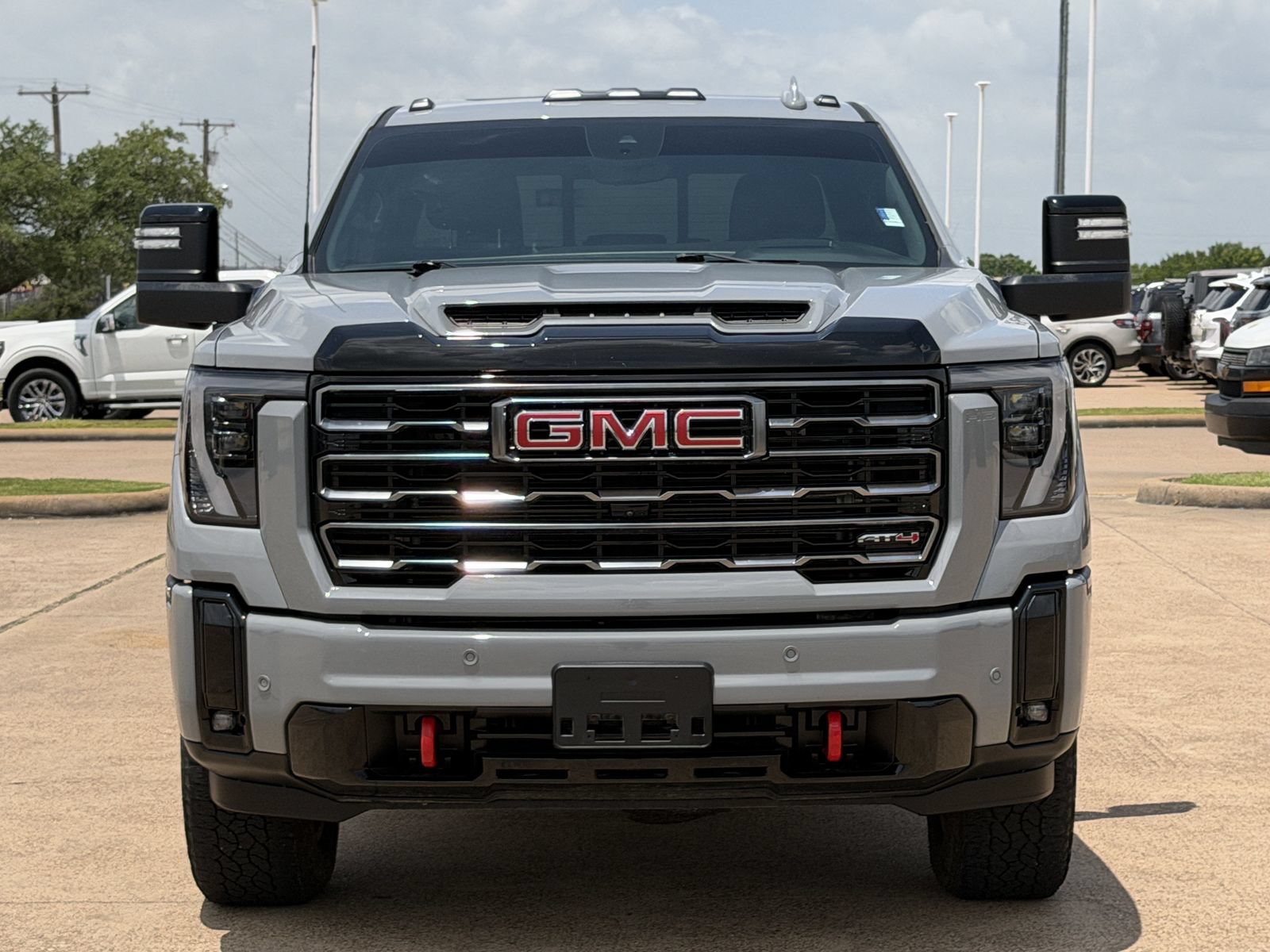 Used 2025 GMC Sierra 2500 AT4 w/ AT4 Premium Plus Package AWD/4WD image 9
