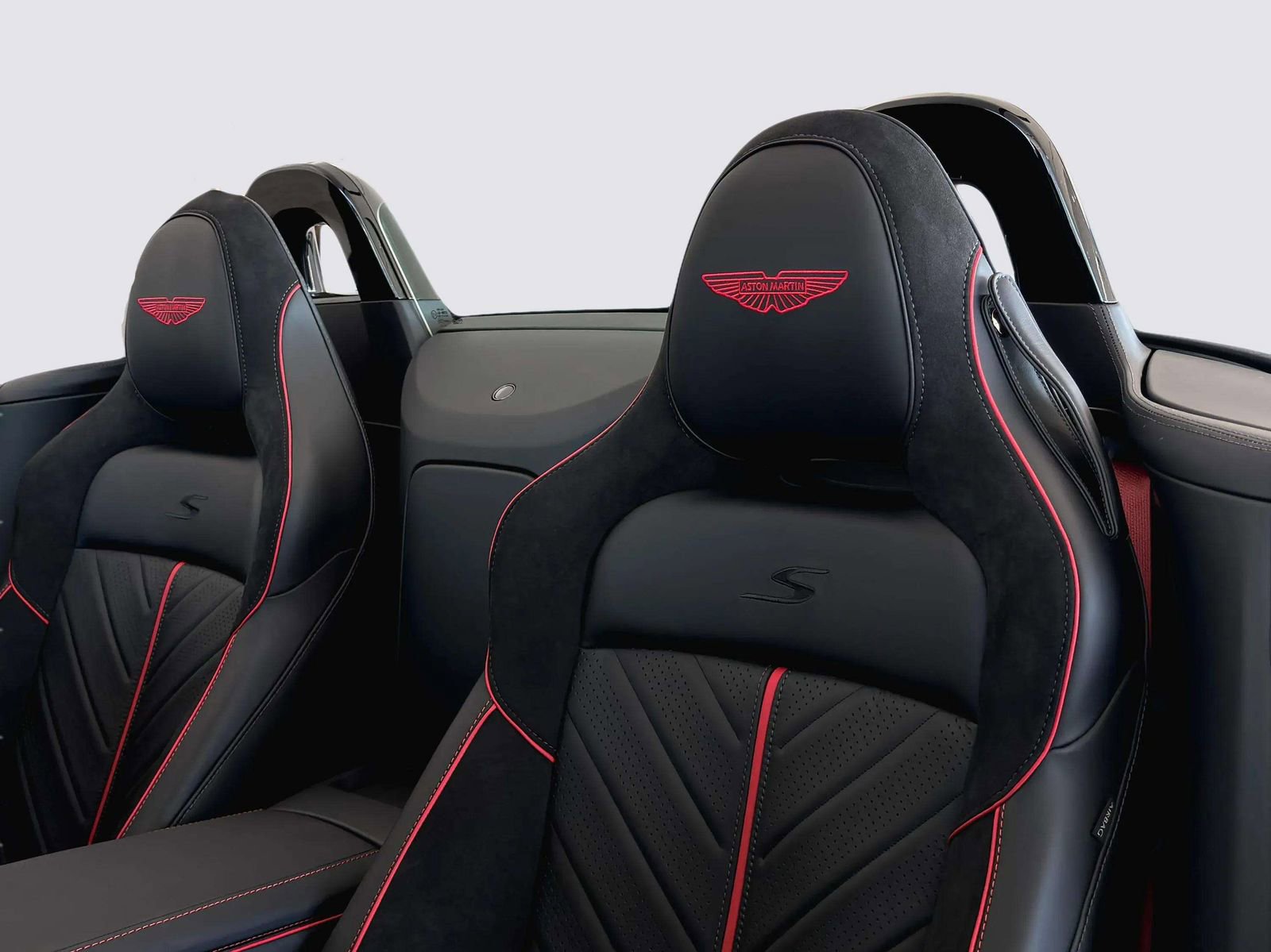 New 2026 Aston Martin V8 Vantage S image 22