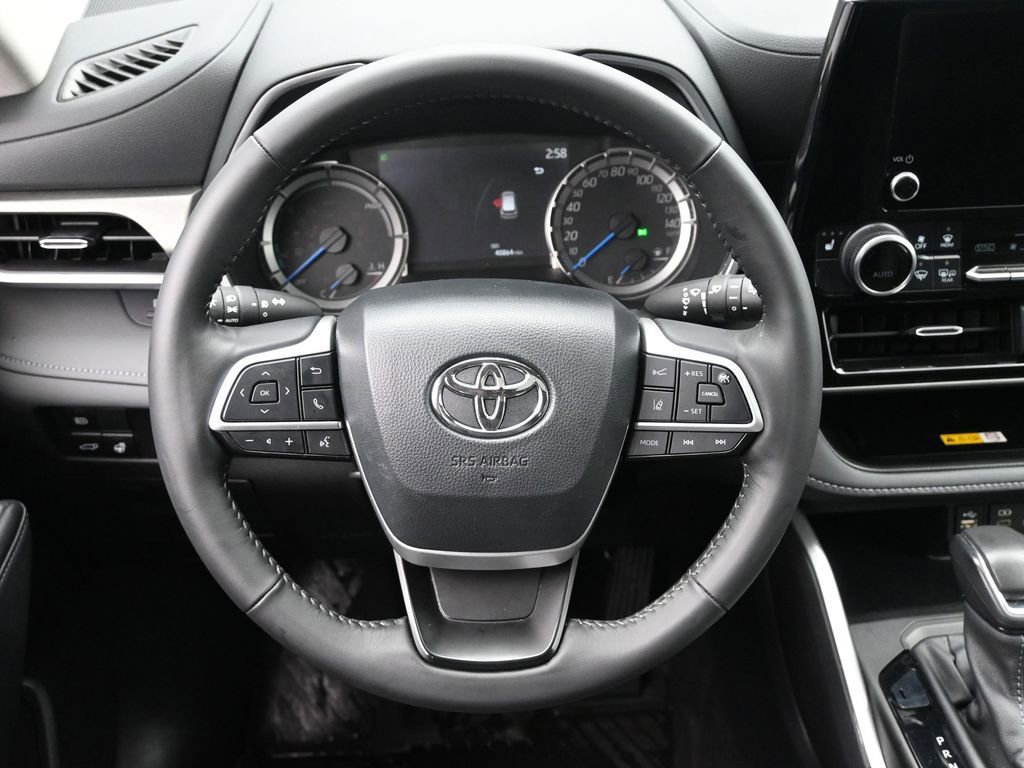 Used 2024 Toyota Highlander XLE image 21