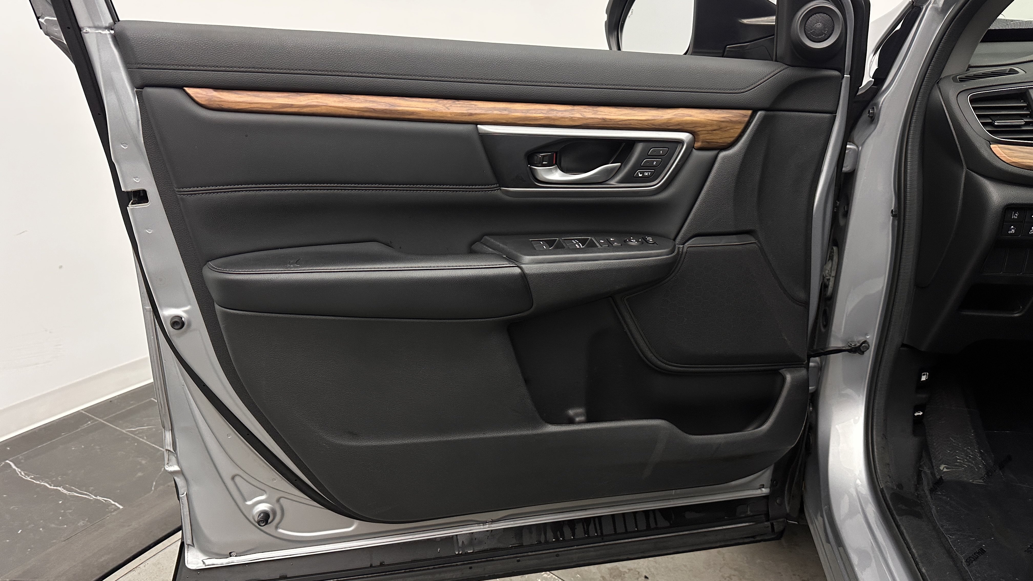 Used 2022 Honda CR-V EX-L image 10