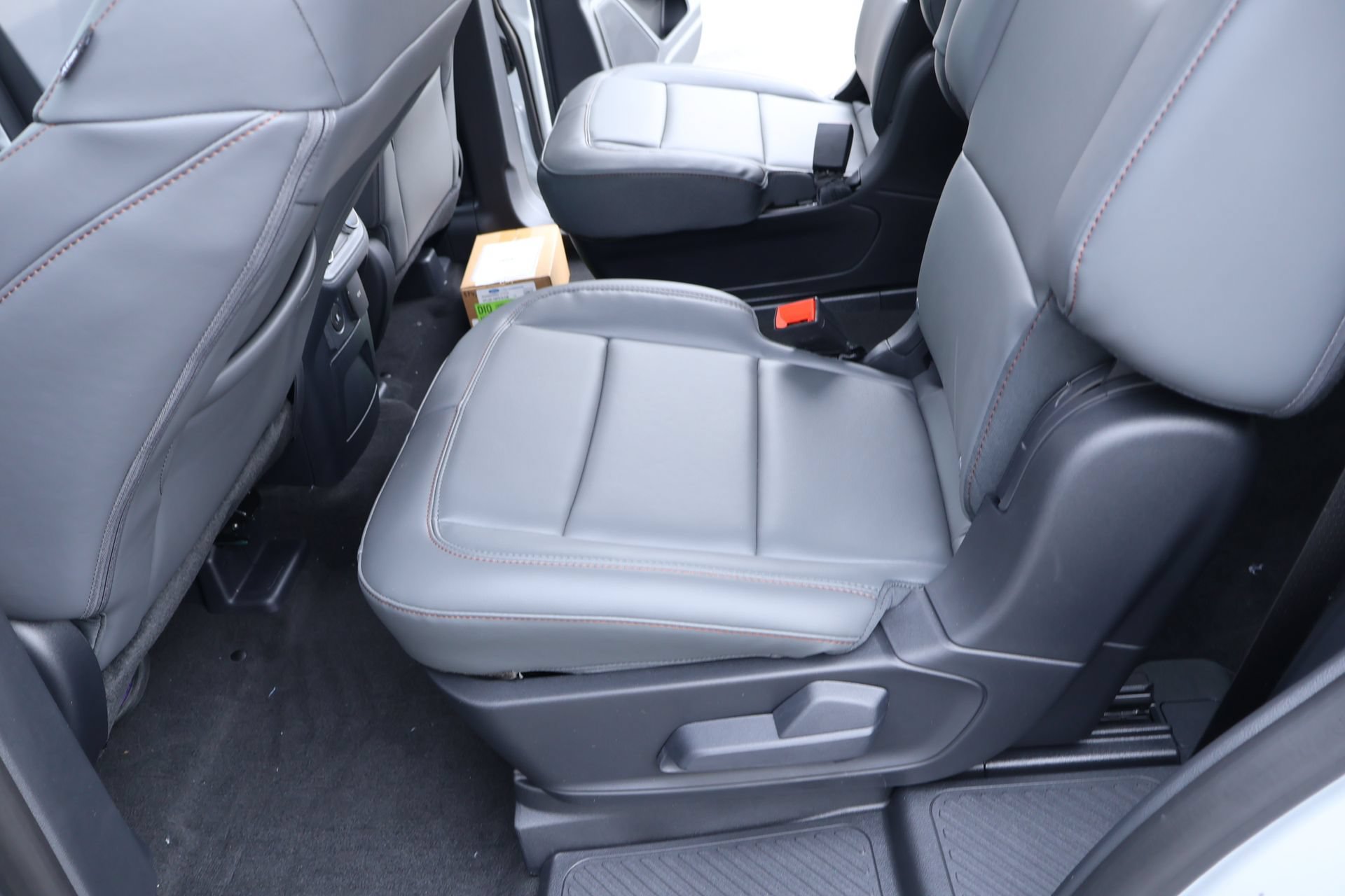 New 2026 Ford Explorer Active w/ Active Comfort Package AWD/4WD image 13