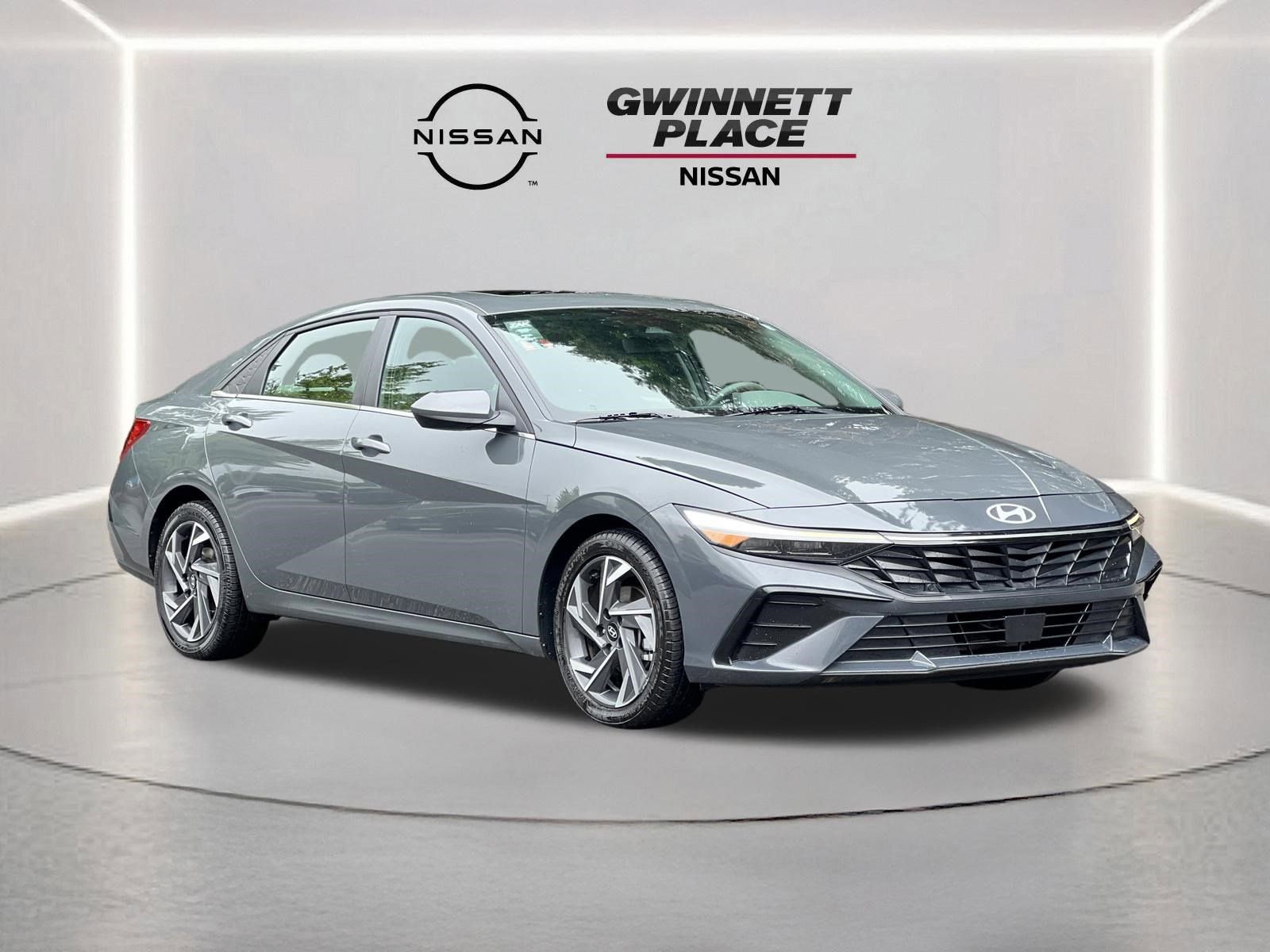 Used 2025 Hyundai Elantra SEL FWD image 29