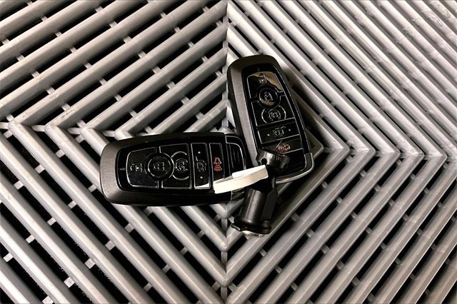 Used 2022 Lincoln Corsair Reserve w/ Luxury Package image 10