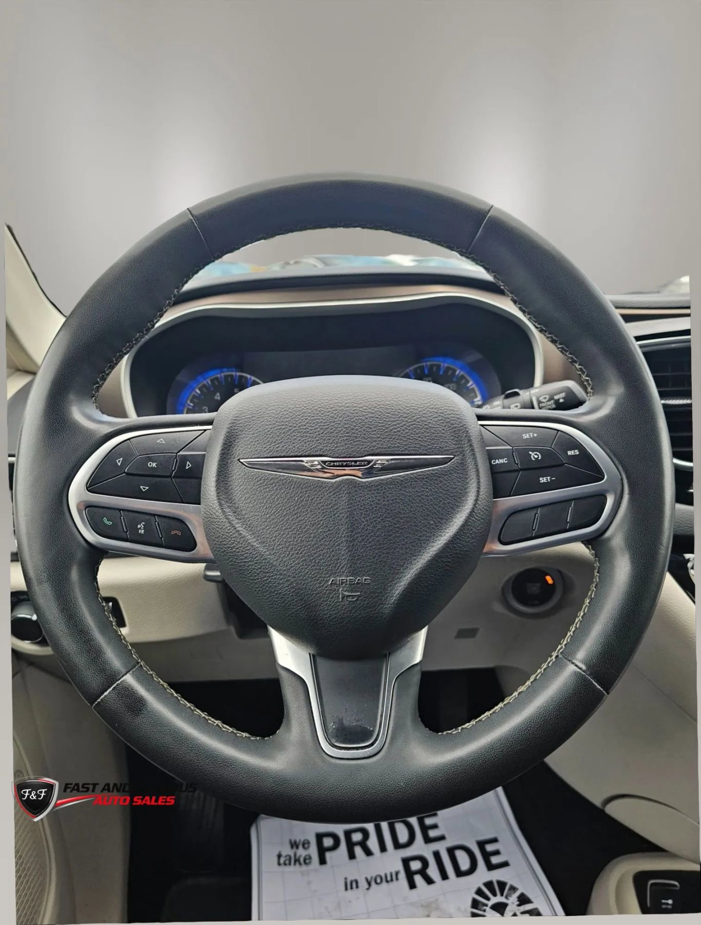 Used 2022 Chrysler Voyager LX FWD image 14