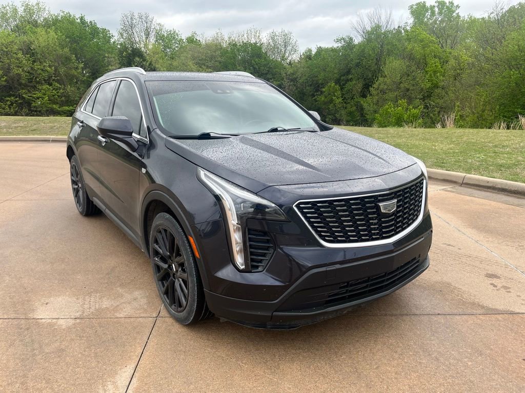 Used 2022 Cadillac XT4 Luxury w/ Cold Weather Package FWD image 7