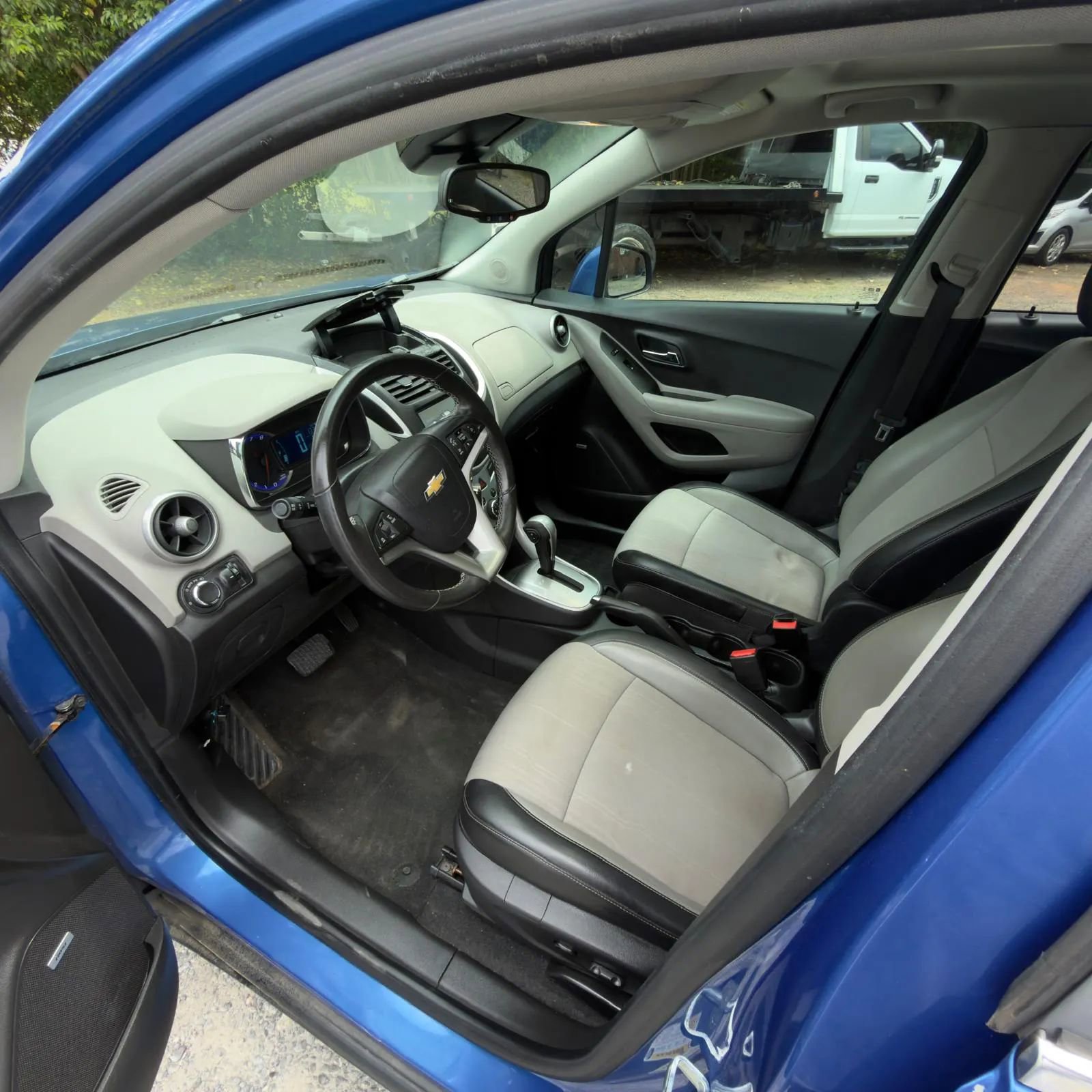 Used 2015 Chevrolet Trax LT w/ LT Sun and Sound Package FWD image 11