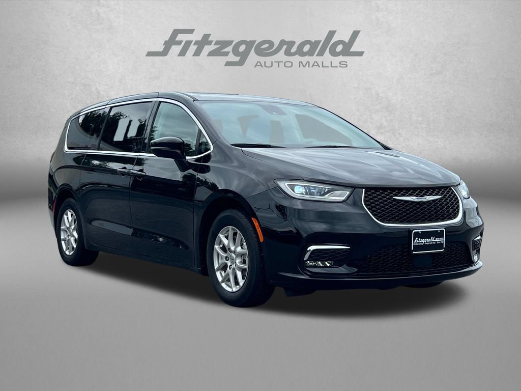 Used 2024 Chrysler Pacifica Touring-L