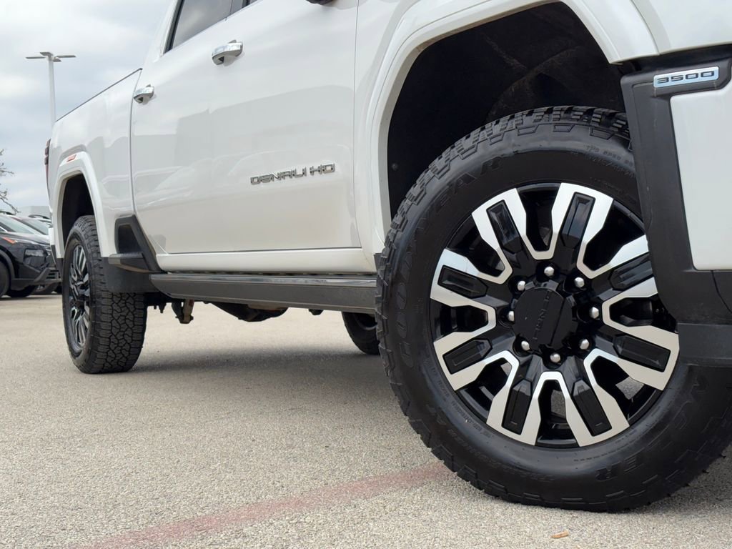 Used 2024 GMC Sierra 3500 Denali Ultimate AWD/4WD image 2