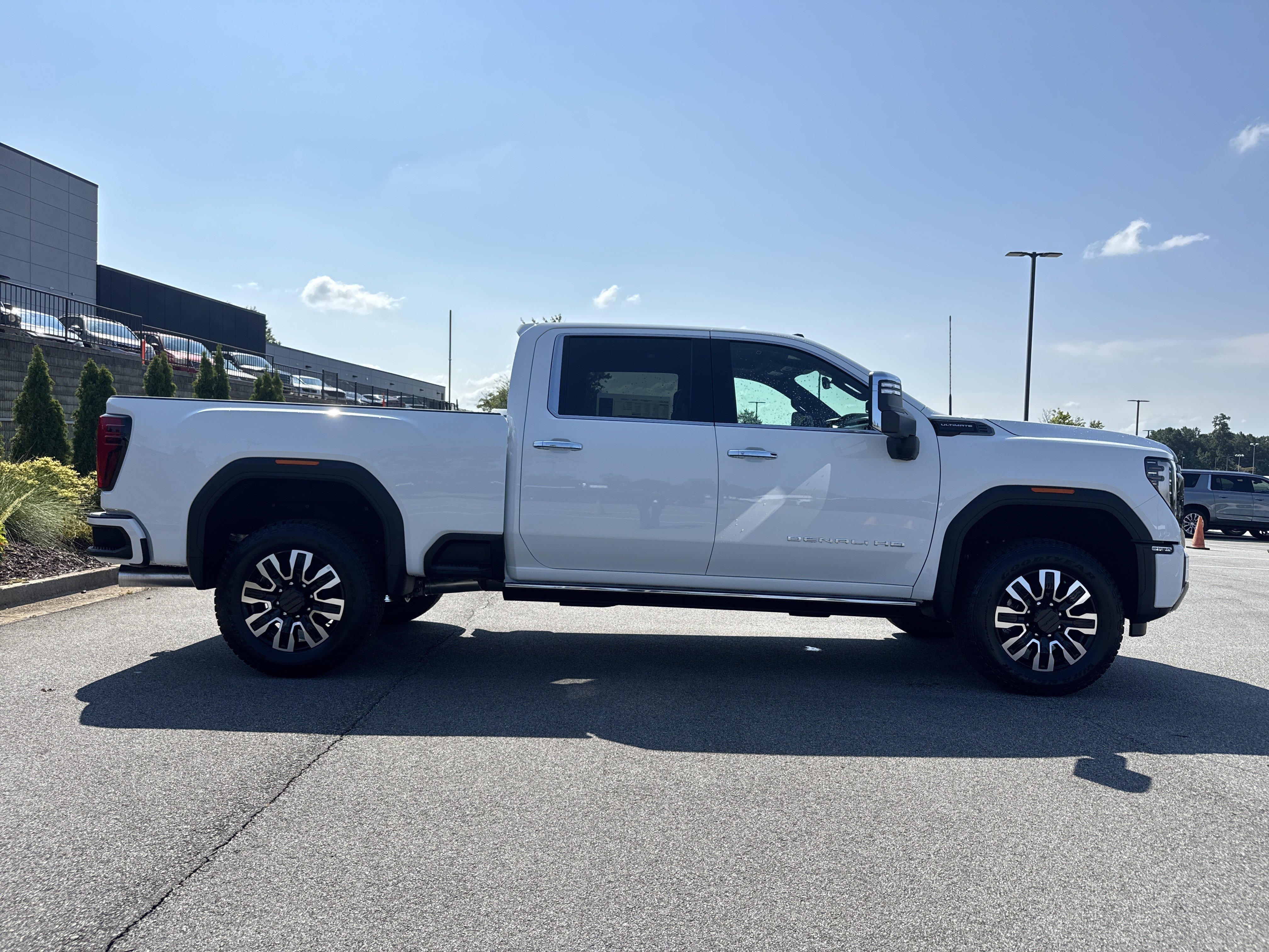 New 2026 GMC Sierra 2500 Denali Ultimate AWD/4WD image 11