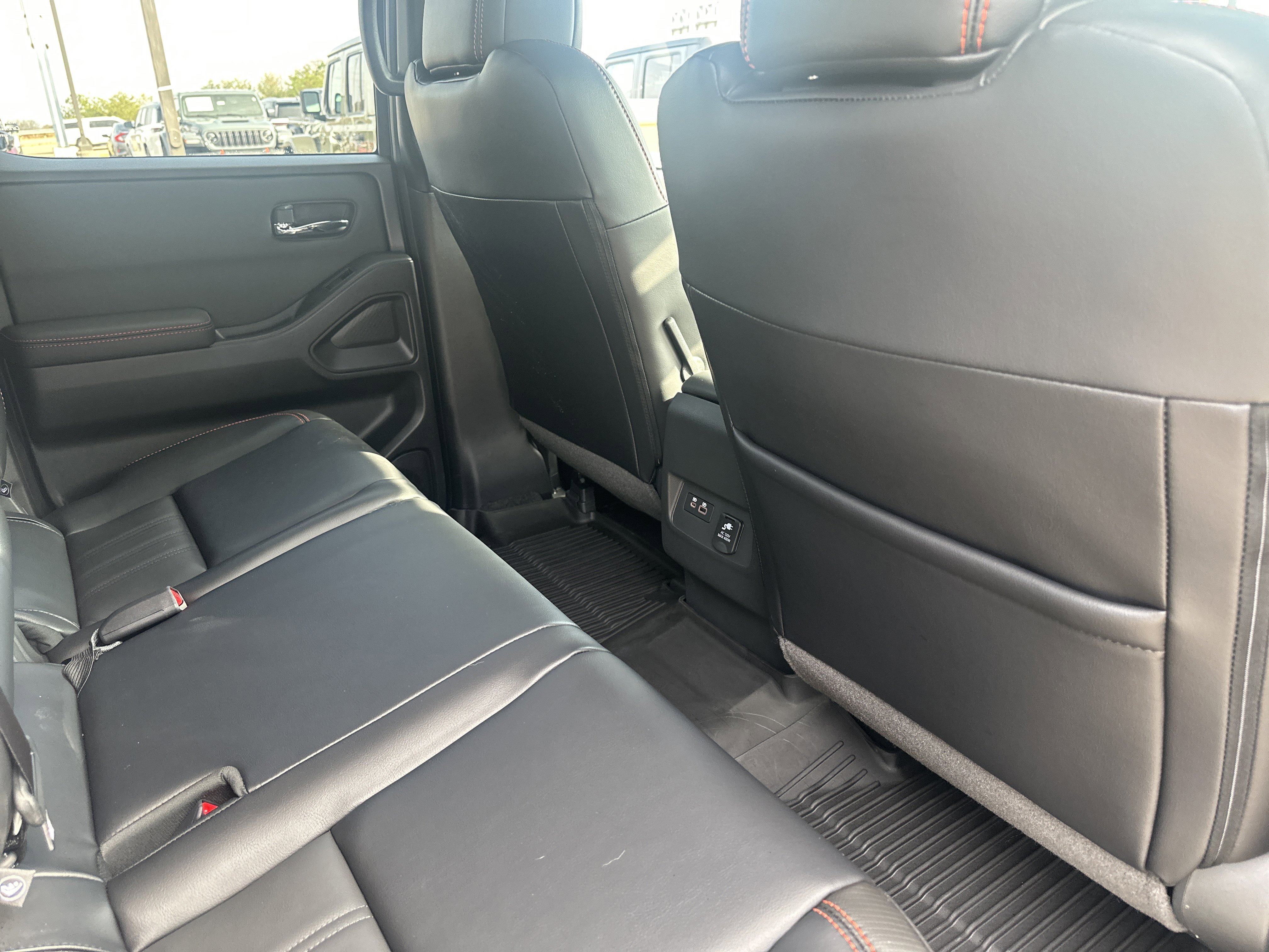 Used 2024 Nissan Frontier PRO-4X w/ Pro Premium Package image 29