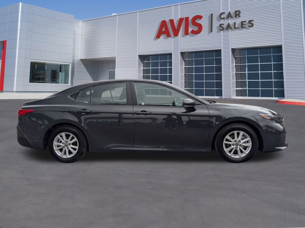 Used 2025 Toyota Camry LE image 7