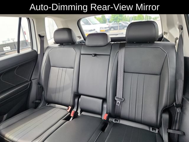 Used 2022 Volkswagen Tiguan SE w/ Panoramic Sunroof Package AWD/4WD image 29