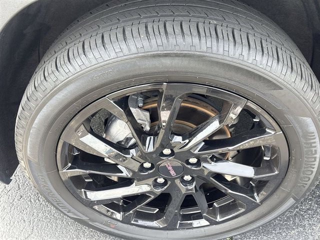 Certified 2023 GMC Terrain SLT w/ Tech Package AWD/4WD image 32
