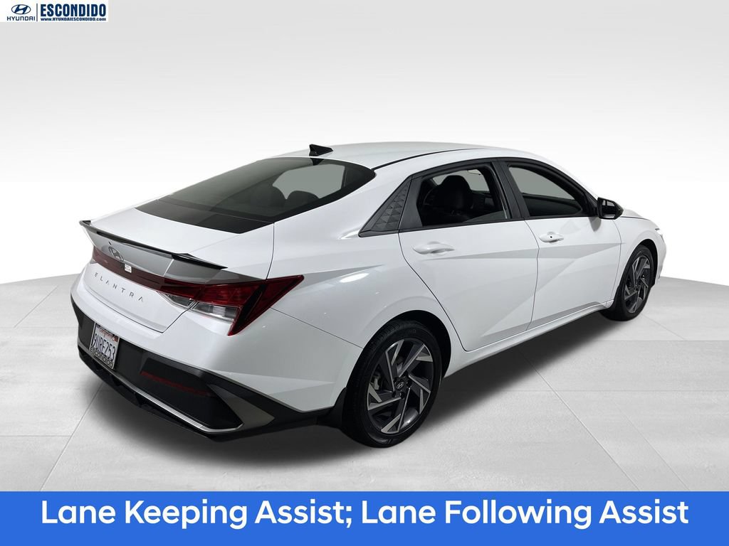 Certified 2025 Hyundai Elantra Sport FWD image 5
