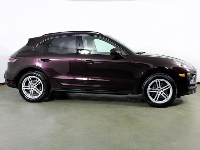 Certified 2023 Porsche Macan AWD/4WD image 8