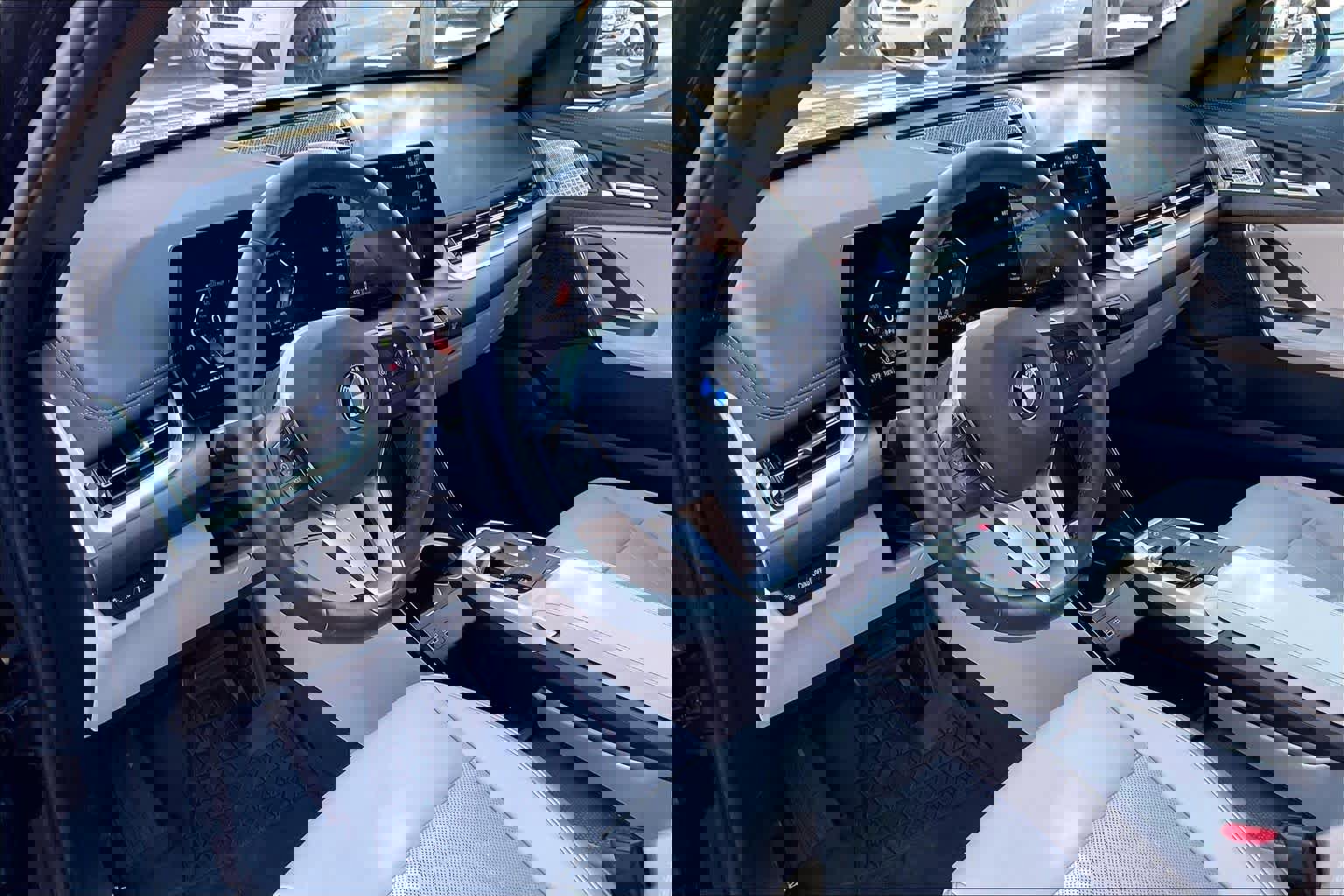 Used 2025 BMW X1 xDrive28i w/ Convenience Package image 15