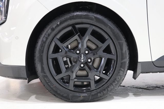 Used 2025 Kia Carnival SX Prestige FWD image 11