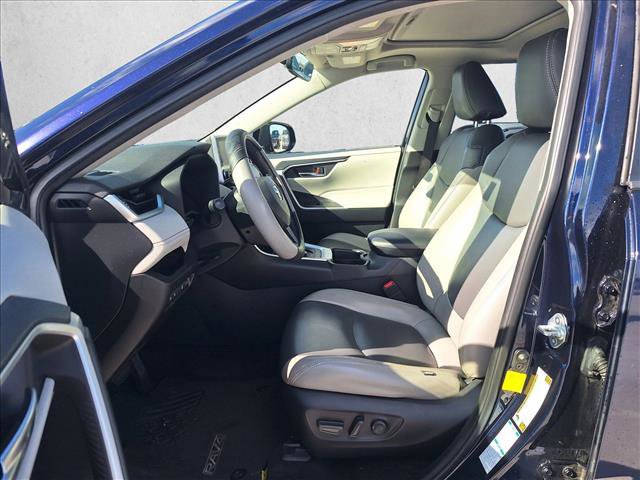 Certified 2019 Toyota RAV4 XLE w/ Convenience Package AWD/4WD image 9