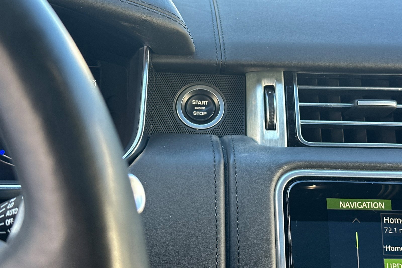 Used 2019 Land Rover Range Rover Long Wheelbase Autobiography image 22