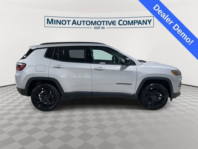New 2026 Jeep Compass Latitude image 9