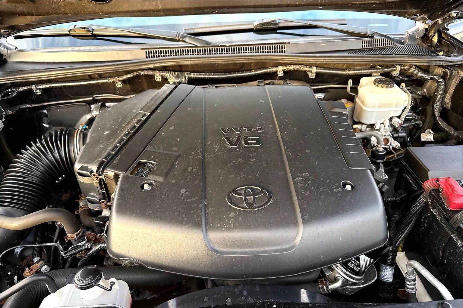 Used 2015 Toyota Tacoma 4x4 Double Cab w/ TRD Off-Road Package image 32