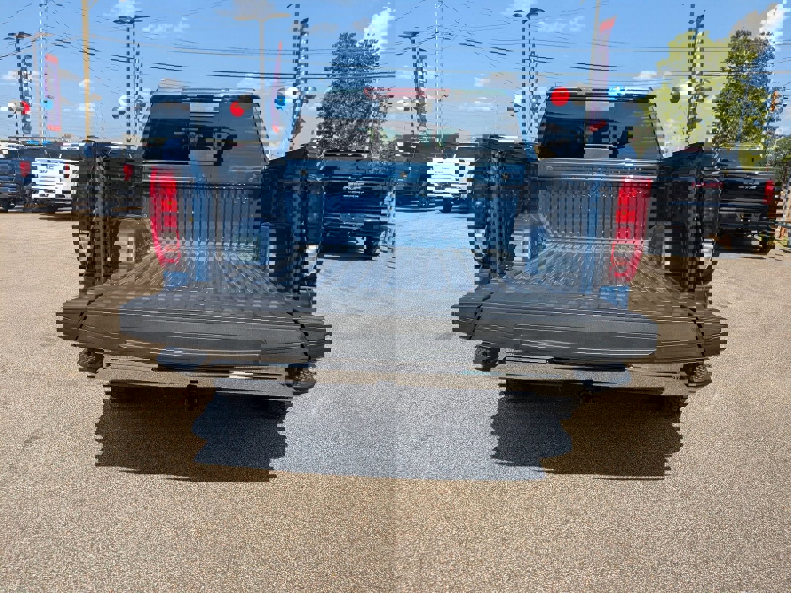 New 2024 GMC Sierra 1500 SLE w/ Preferred Package image 4